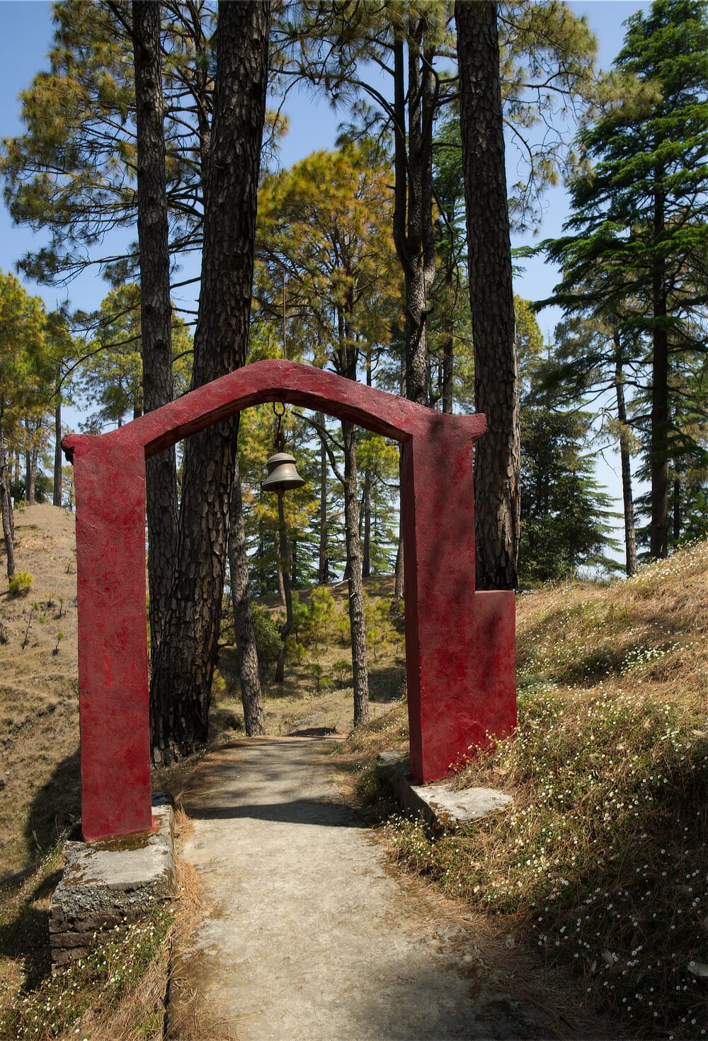 Arch on a path to the temple.