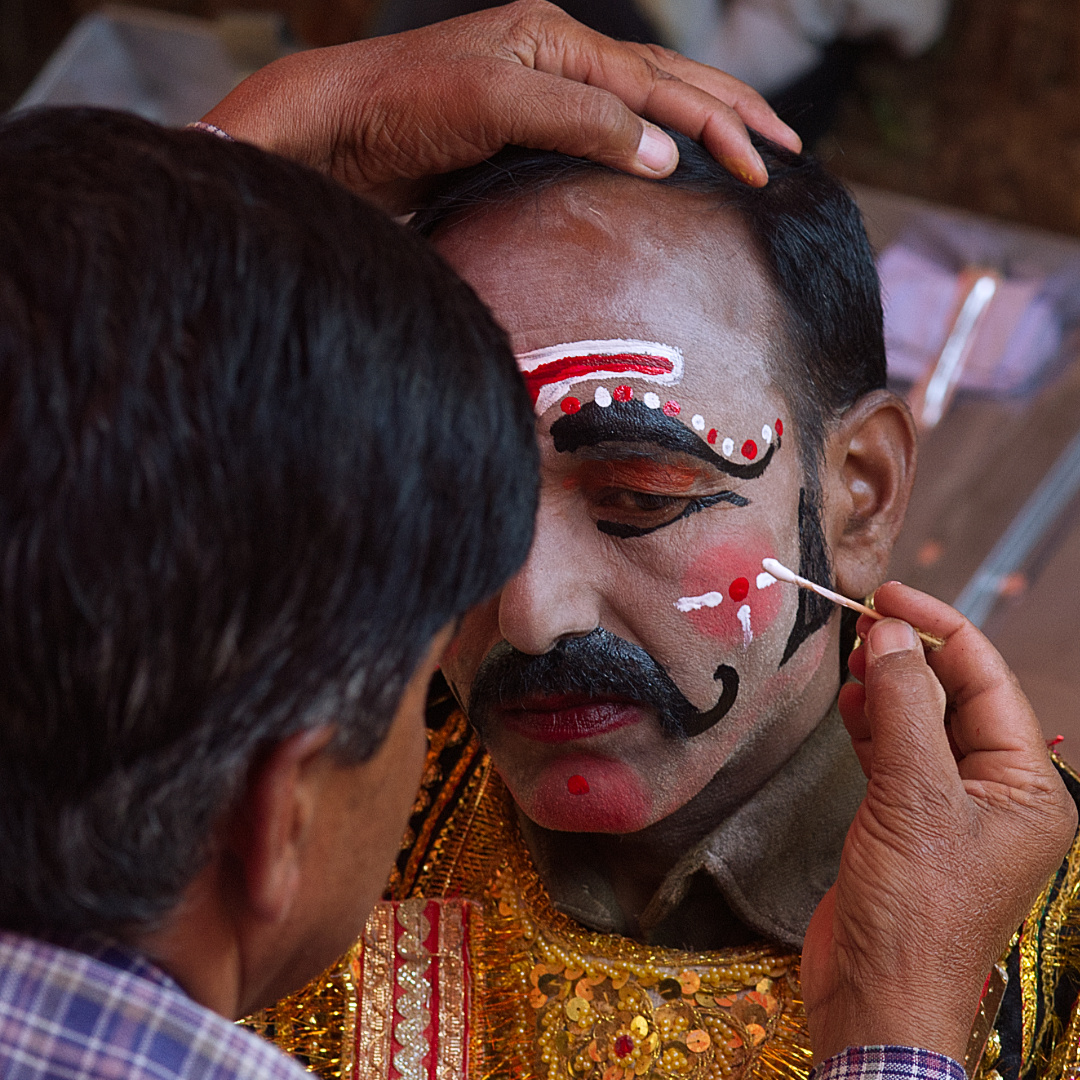 Make-Up being done on Ravana